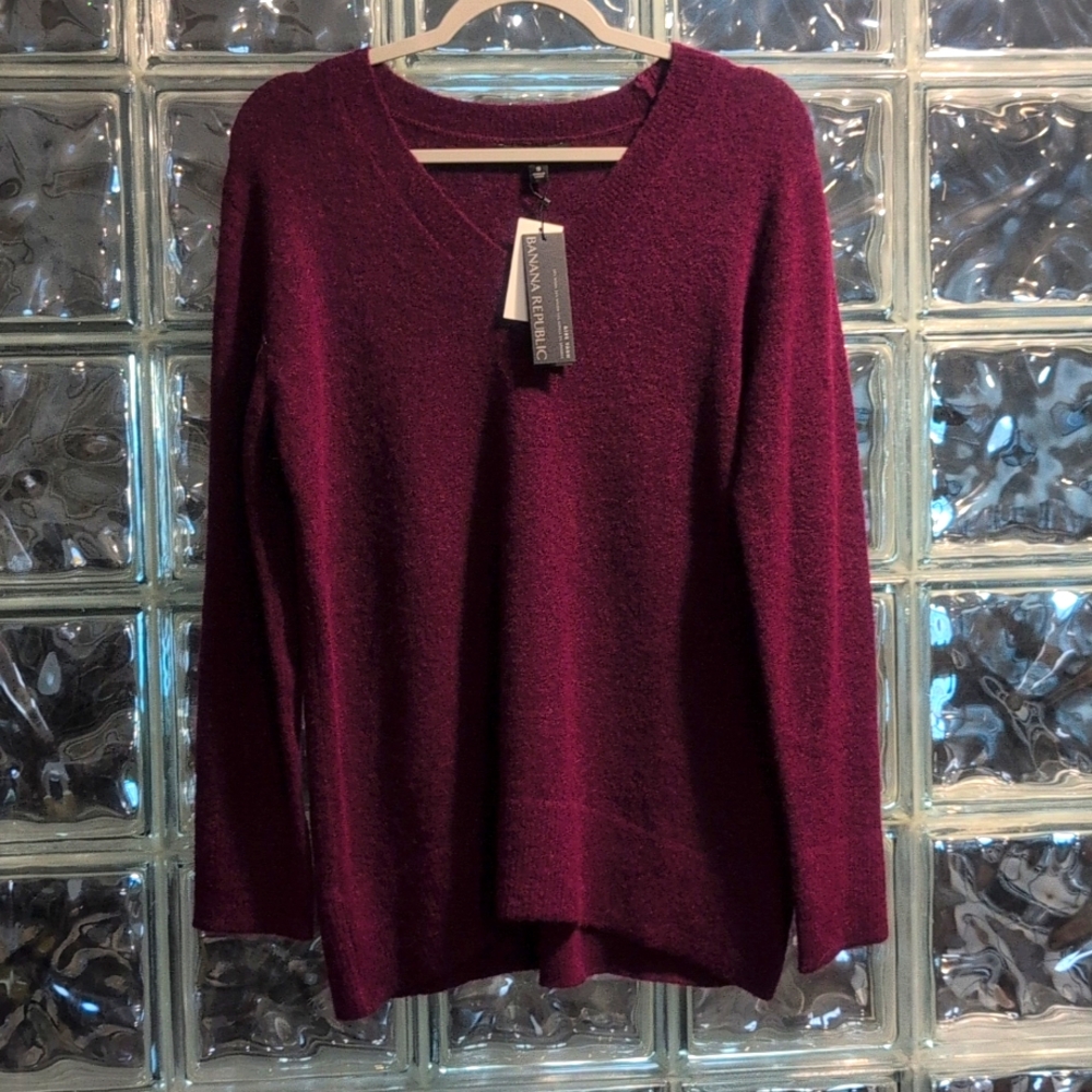 NWT Banana Republic V Neck Sweater